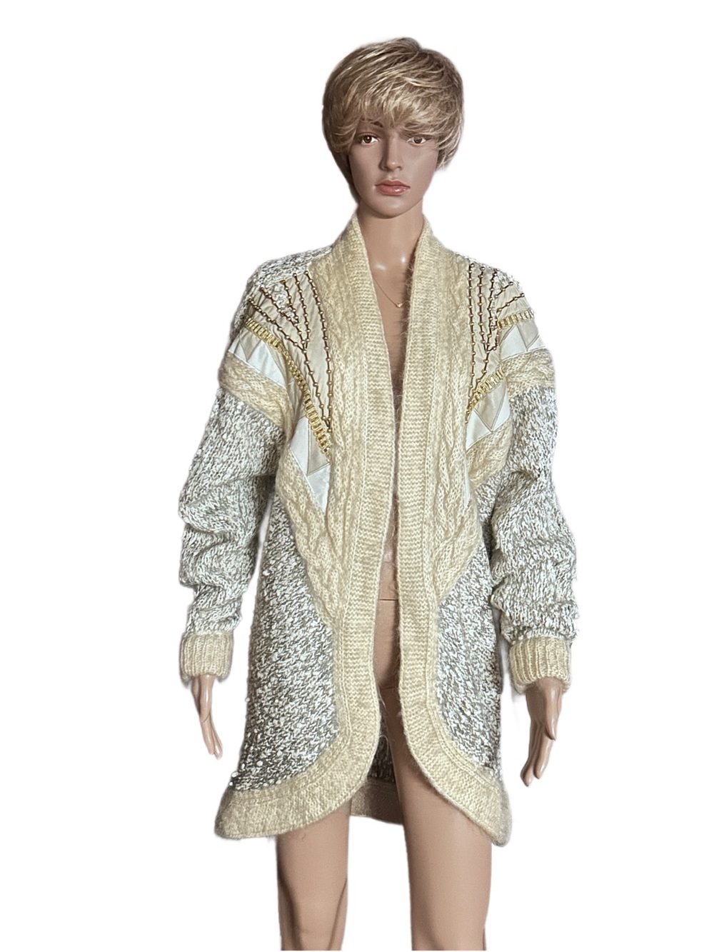 Nina Martin ~ Small ~ Vintage (80’s) ~ Beige  W/ Beaded ~ Wool Blend Jacket